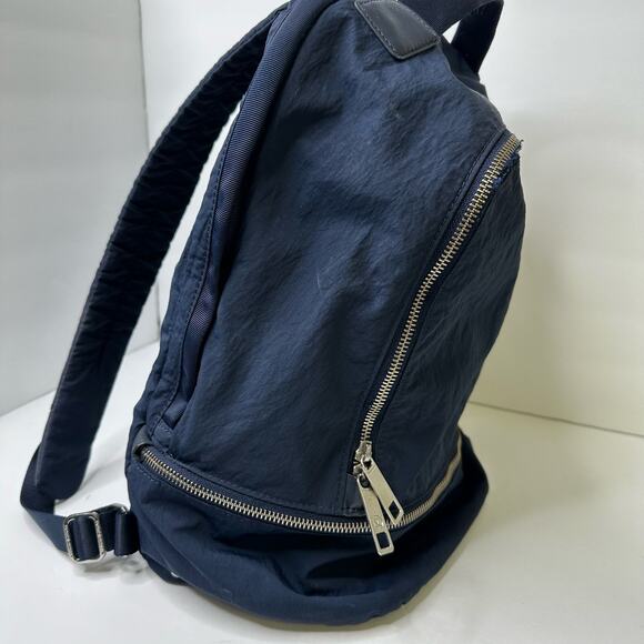 Lululemon City Adventurer Backpack True Navy 20L Flaws - Picture 4 of 16